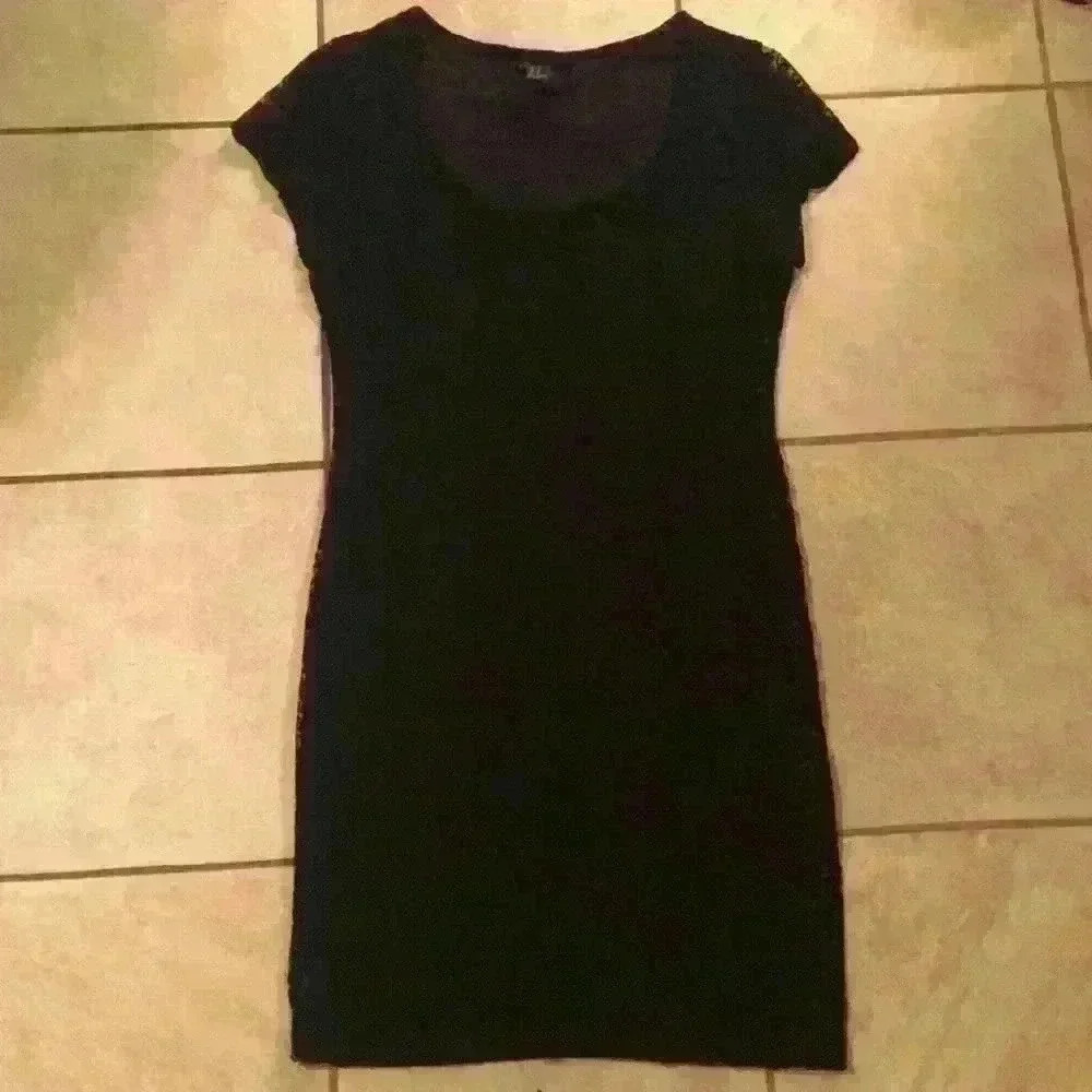 Forever 21 black lace fitted cap sleeve dress
